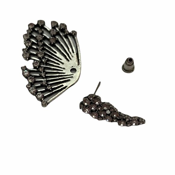 Stunning Dazzling Earring - Picture 4 of 5